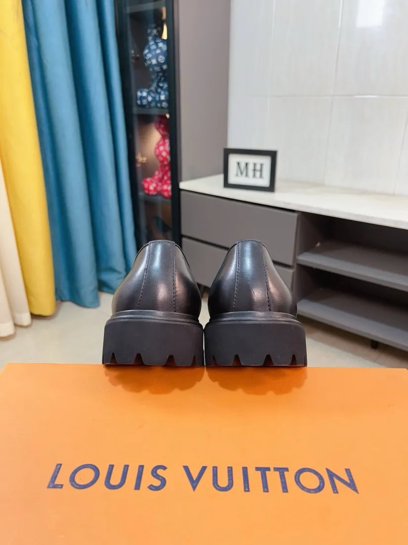 Men's shoes💰 660🌹🌹High version [LV] Louis Vuitton's popular casual leather shoes🎖Fashionable and elegant🎖🎖Material: Original imported open-edge beaded cowhide, washed cowhide leather lining, original open-molded rubber outsole, high-end and classy, ​​elegant quality, instantly transforming into a handsome man when you step on the foot❤❤Standard\nNumber of sizes: 39-44, 38, 45 customized